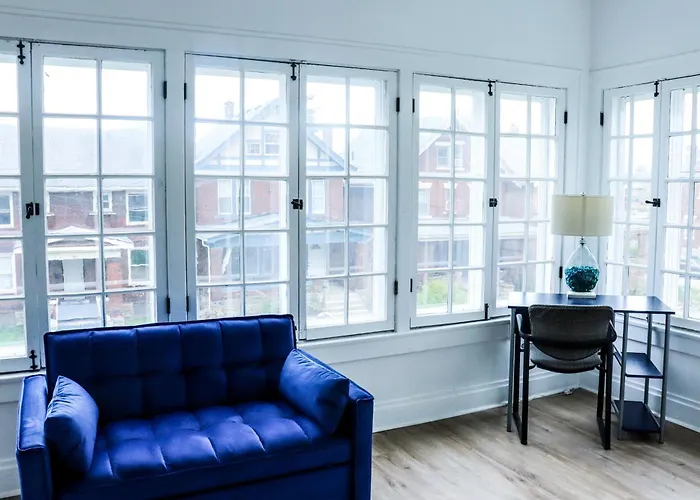 Downtown Retreat - 2br Oasis