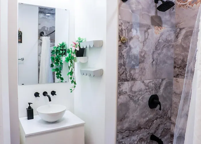 Apartamento Downtown Retreat - 2br Oasis *