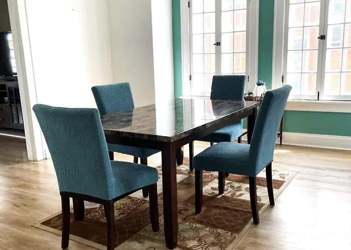 Downtown Retreat - 2br Oasis *
